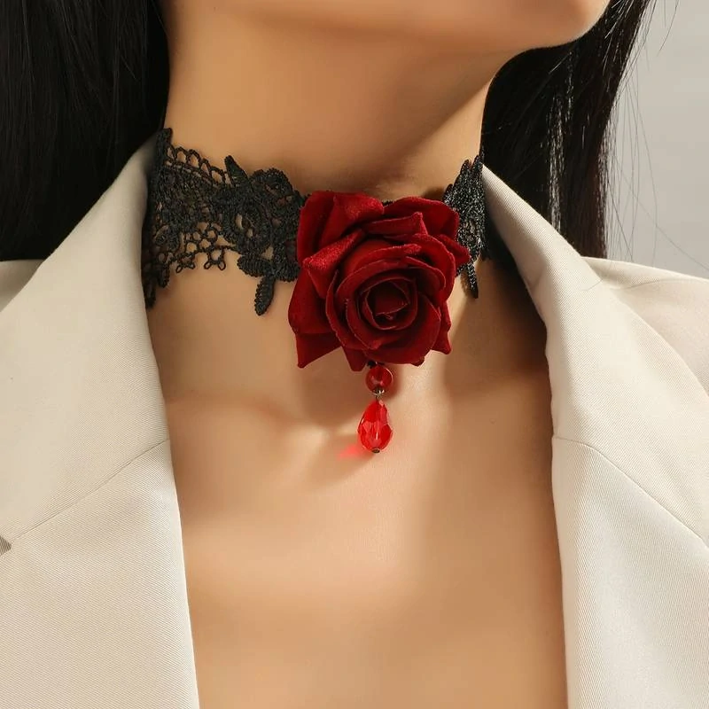 Choker s červenou růží