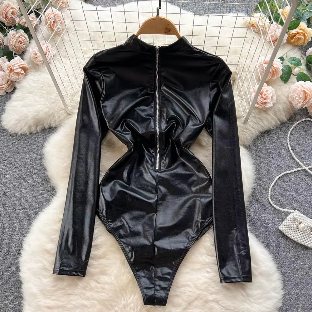 Sexy černé body z imitace kůže